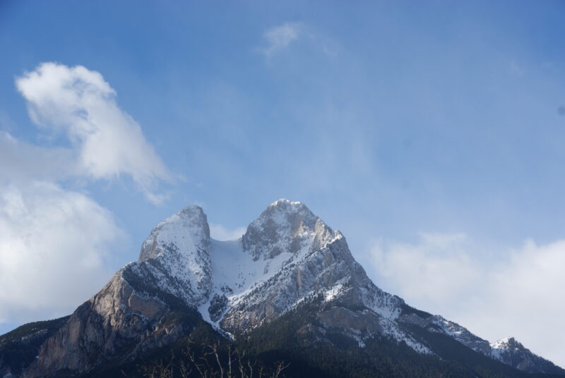 Raquetes de neu amb vistes del Pedraforca