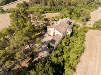 Masia amb 51 hectàrees a Santa Maria de Miralles