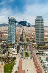 Vol panoràmic de 12 minuts en helicòpter per Barcelona