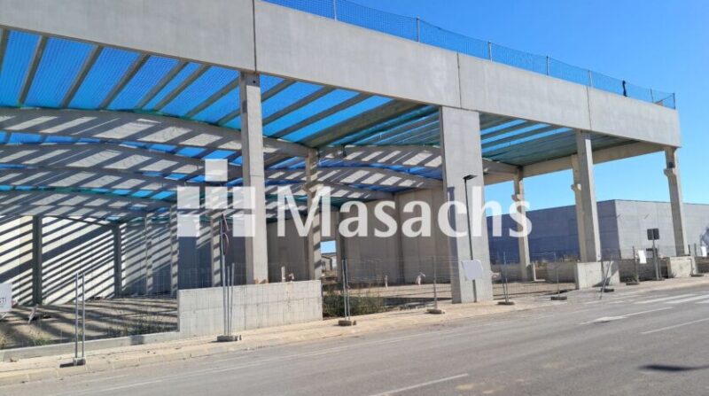 Nau industrial de 700 m² a Cornellà del Terri — Masachs 10842