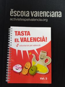 Llibre Tasta el valencià volum 3 — Escola Valenciana